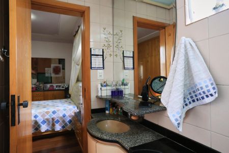 Apartamento à venda com 110m², 4 quartos e 1 vaga Apartamento à venda com 110m², 4 quartos e 1 vagaBanheiro da Suíte