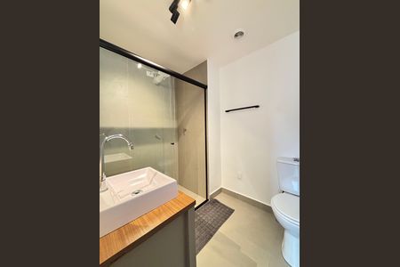 Banheiro da Suíte de apartamento para alugar com 1 quarto, 27m² em Vila Olímpia, São Paulo