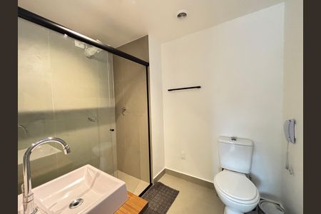 Banheiro da Suíte de apartamento para alugar com 1 quarto, 27m² em Vila Olímpia, São Paulo