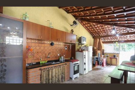 Casa à venda com 2 quartos, 200m² em Jardim Bandeirantes (Zona Norte), São Paulo
