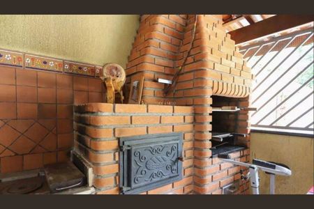 Casa à venda com 200m², 2 quartos e 2 vagas