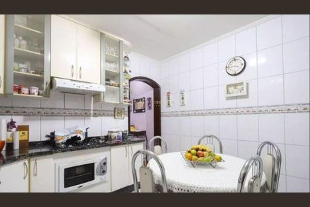 Casa à venda com 200m², 2 quartos e 2 vagas