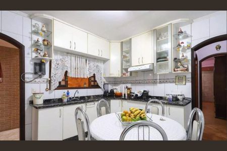 Casa à venda com 200m², 2 quartos e 2 vagas