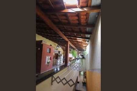 Casa à venda com 200m², 2 quartos e 2 vagas