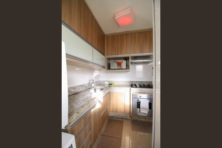 Apartamento à venda com 89m², 3 quartos e 2 vagas Apartamento à venda com 89m², 3 quartos e 2 vagasCozinha e Área de Serviço
