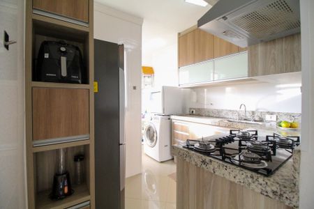 Apartamento à venda com 89m², 3 quartos e 2 vagas Apartamento à venda com 89m², 3 quartos e 2 vagasCozinha e Área de Serviço