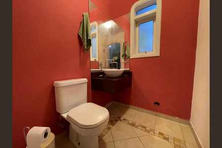 Casa à venda com 650m², 5 quartos e 6 vagas Casa à venda com 650m², 5 quartos e 6 vagasBanheiro 6