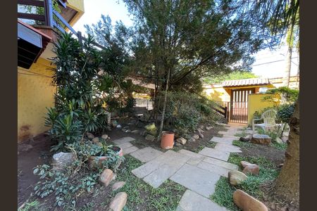 Casa à venda com 650m², 5 quartos e 6 vagas Casa à venda com 650m², 5 quartos e 6 vagasQuintal