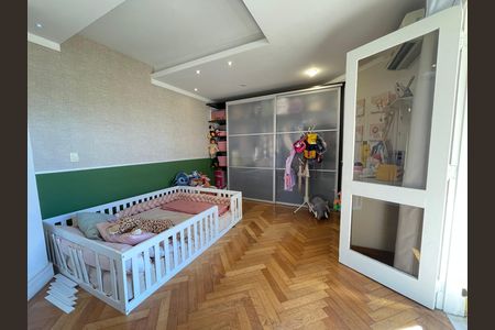 Casa à venda com 650m², 5 quartos e 6 vagas Casa à venda com 650m², 5 quartos e 6 vagasQuarto 5