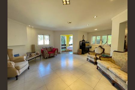 Casa à venda com 650m², 5 quartos e 6 vagas Casa à venda com 650m², 5 quartos e 6 vagasSala