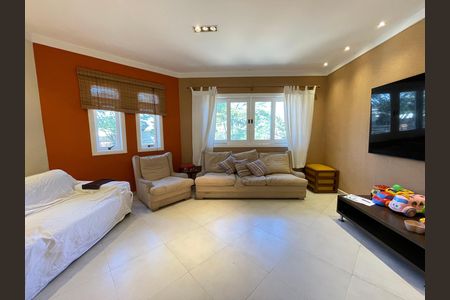 Casa à venda com 650m², 5 quartos e 6 vagas Casa à venda com 650m², 5 quartos e 6 vagasSala