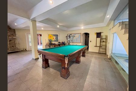 Casa à venda com 650m², 5 quartos e 6 vagas Casa à venda com 650m², 5 quartos e 6 vagasGaragem