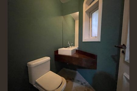 Casa à venda com 650m², 5 quartos e 6 vagas Casa à venda com 650m², 5 quartos e 6 vagasBanheiro 7