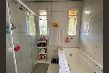 Casa à venda com 650m², 5 quartos e 6 vagas Casa à venda com 650m², 5 quartos e 6 vagasBanheiro 4