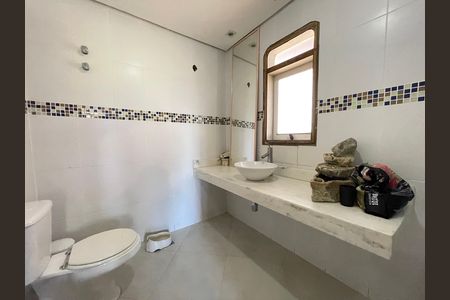 Casa à venda com 650m², 5 quartos e 6 vagas Casa à venda com 650m², 5 quartos e 6 vagasBanheiro 3