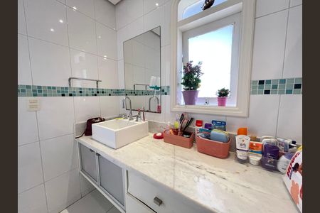 Casa à venda com 650m², 5 quartos e 6 vagas Casa à venda com 650m², 5 quartos e 6 vagasBanheiro 5