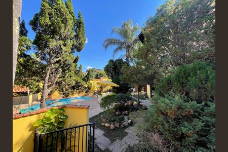 Casa à venda com 650m², 5 quartos e 6 vagas Casa à venda com 650m², 5 quartos e 6 vagasQuintal