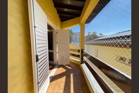Casa à venda com 650m², 5 quartos e 6 vagas Casa à venda com 650m², 5 quartos e 6 vagasQuarto 5