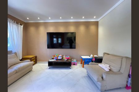 Casa à venda com 650m², 5 quartos e 6 vagas Casa à venda com 650m², 5 quartos e 6 vagasSala