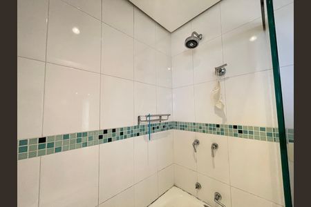 Casa à venda com 650m², 5 quartos e 6 vagas Casa à venda com 650m², 5 quartos e 6 vagasBanheiro 5