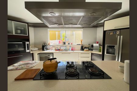 Casa à venda com 650m², 5 quartos e 6 vagas Casa à venda com 650m², 5 quartos e 6 vagasCozinha