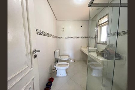 Casa à venda com 650m², 5 quartos e 6 vagas Casa à venda com 650m², 5 quartos e 6 vagasBanheiro 3