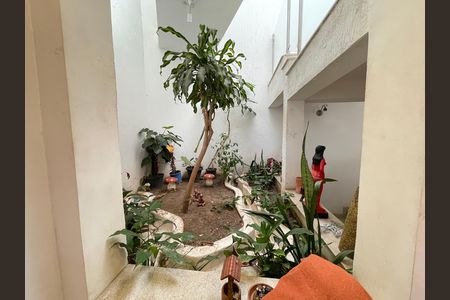 Casa à venda com 650m², 5 quartos e 6 vagas Casa à venda com 650m², 5 quartos e 6 vagasSala