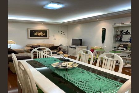 Casa à venda com 3 quartos, 205m² em Vila Moinho Velho, São Paulo