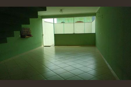 Casa à venda com 3 quartos, 125m² em Parque Jaçatuba, Santo André