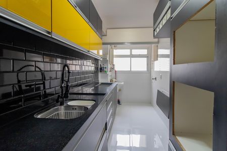 Apartamento para alugar com 71m², 2 quartos e 2 vagas Apartamento para alugar com 71m², 2 quartos e 2 vagasCozinha