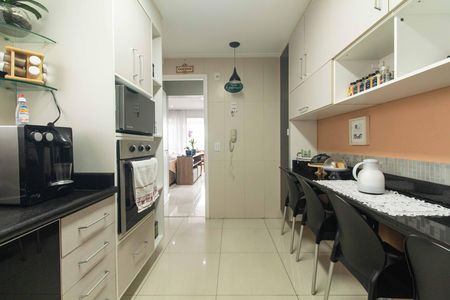 Apartamento à venda com 129m², 4 quartos e 2 vagasCozinha