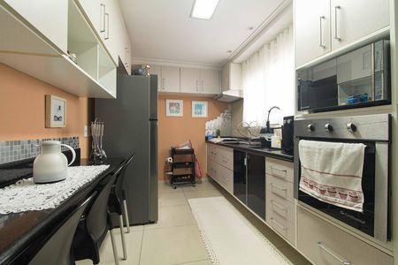 Apartamento à venda com 129m², 4 quartos e 2 vagasCozinha