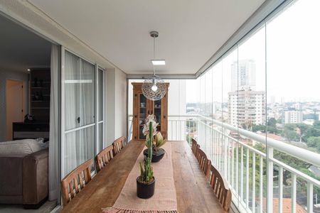 Apartamento à venda com 129m², 4 quartos e 2 vagasVaranda