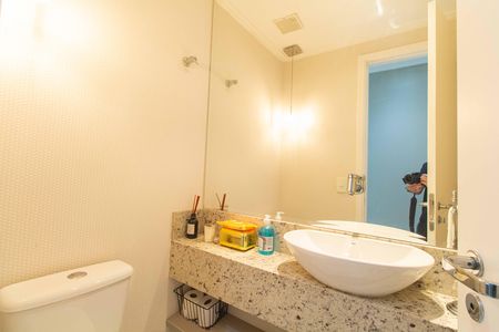 Apartamento à venda com 129m², 4 quartos e 2 vagasLavabo