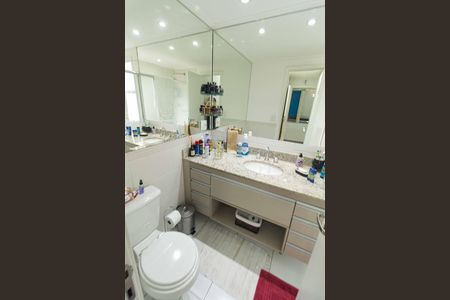 Apartamento à venda com 129m², 4 quartos e 2 vagasBanheiro da Suíte 1