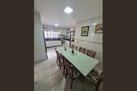 Casa à venda com 4 quartos, 348m² em Jardim Campo Grande, São Paulo