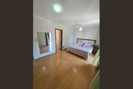 Casa à venda com 4 quartos, 348m² em Jardim Campo Grande, São Paulo