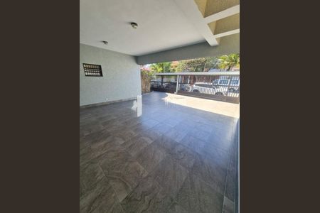 Casa à venda com 348m², 4 quartos e 4 vagas