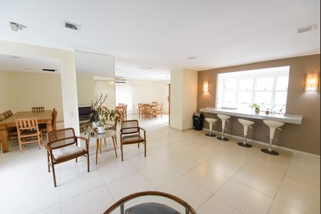 Apartamento para alugar com 147m², 3 quartos e 2 vagas Apartamento para alugar com 147m², 3 quartos e 2 vagasÁrea comum - Salão de festas