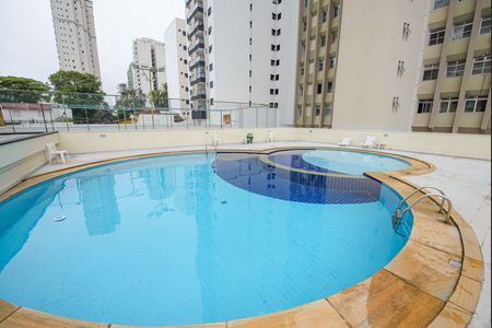 Apartamento para alugar com 147m², 3 quartos e 2 vagas Apartamento para alugar com 147m², 3 quartos e 2 vagasÁrea comum - Piscina