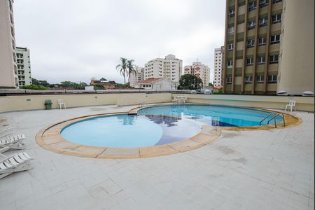 Apartamento para alugar com 147m², 3 quartos e 2 vagas Apartamento para alugar com 147m², 3 quartos e 2 vagasÁrea comum - Piscina