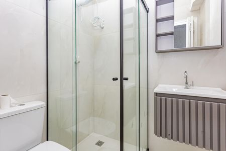 Banheiro de apartamento para alugar com 1 quarto, 45m² em Vila Gumercindo, São Paulo