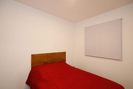 Quarto 1 de apartamento para alugar com 2 quartos, 32m² em Parque Vitoria, São Paulo
