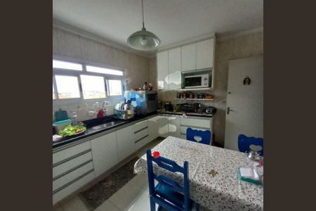 Casa à venda com 2 quartos, 123m² em Jardim Aeroporto, São Paulo