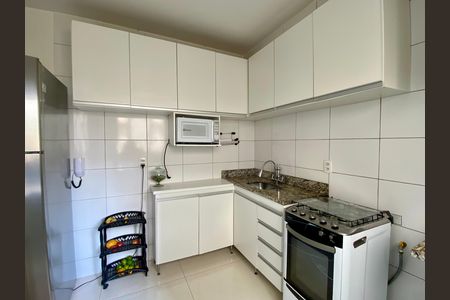 Cozinha de apartamento para alugar com 2 quartos, 42m² em Pedreira, Betim
