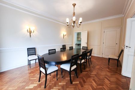 Apartamento para alugar com 250m², 3 quartos e 1 vaga Apartamento para alugar com 250m², 3 quartos e 1 vagaSala de Jantar