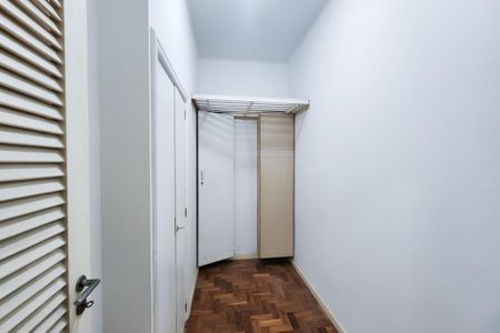 Apartamento para alugar com 250m², 3 quartos e 1 vaga Apartamento para alugar com 250m², 3 quartos e 1 vagaQuarto de Serviço 2