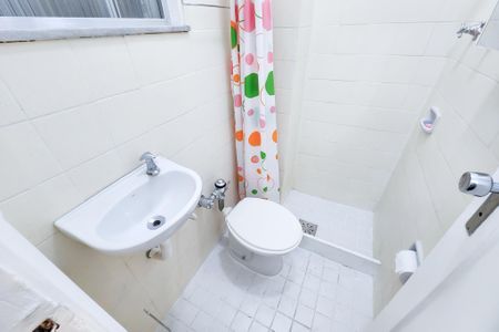 Apartamento para alugar com 250m², 3 quartos e 1 vaga Apartamento para alugar com 250m², 3 quartos e 1 vagaBanheiro de Serviço