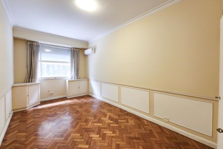 Apartamento para alugar com 250m², 3 quartos e 1 vaga Apartamento para alugar com 250m², 3 quartos e 1 vagaQuarto 1