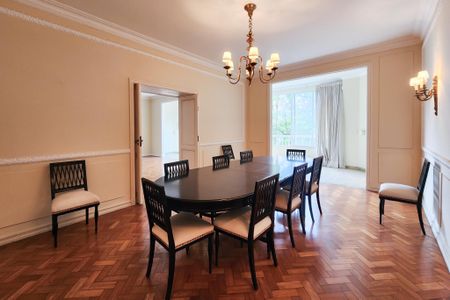 Apartamento para alugar com 250m², 3 quartos e 1 vaga Apartamento para alugar com 250m², 3 quartos e 1 vagaSala de Jantar
